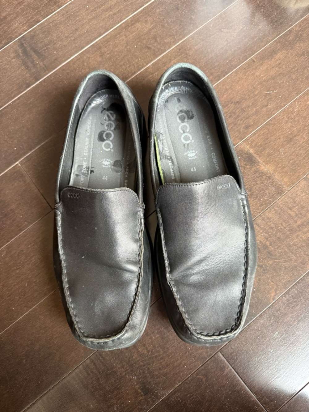 Ecco Men’s Black Leather Slip-On Loafers — Classic Moc Toe